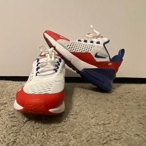 Nike Air Max 270- Boys Grade School. Size 7.